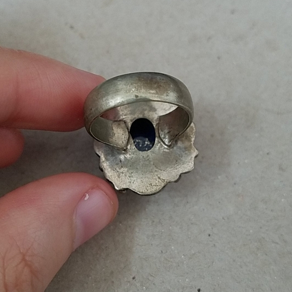 Vintage Sterling Silver and Oval Lapis Ring - Picture 7 of 7